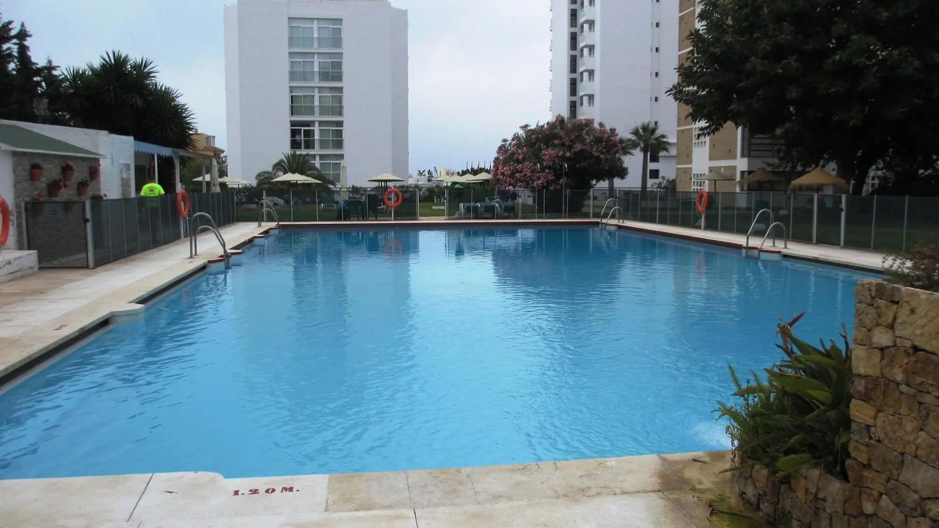 Rentcostadelsol Benalmdena-Alay, Benalmádena 0*,  Hiszpania